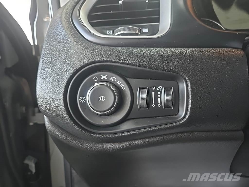 Jeep Renegade Otomobiller