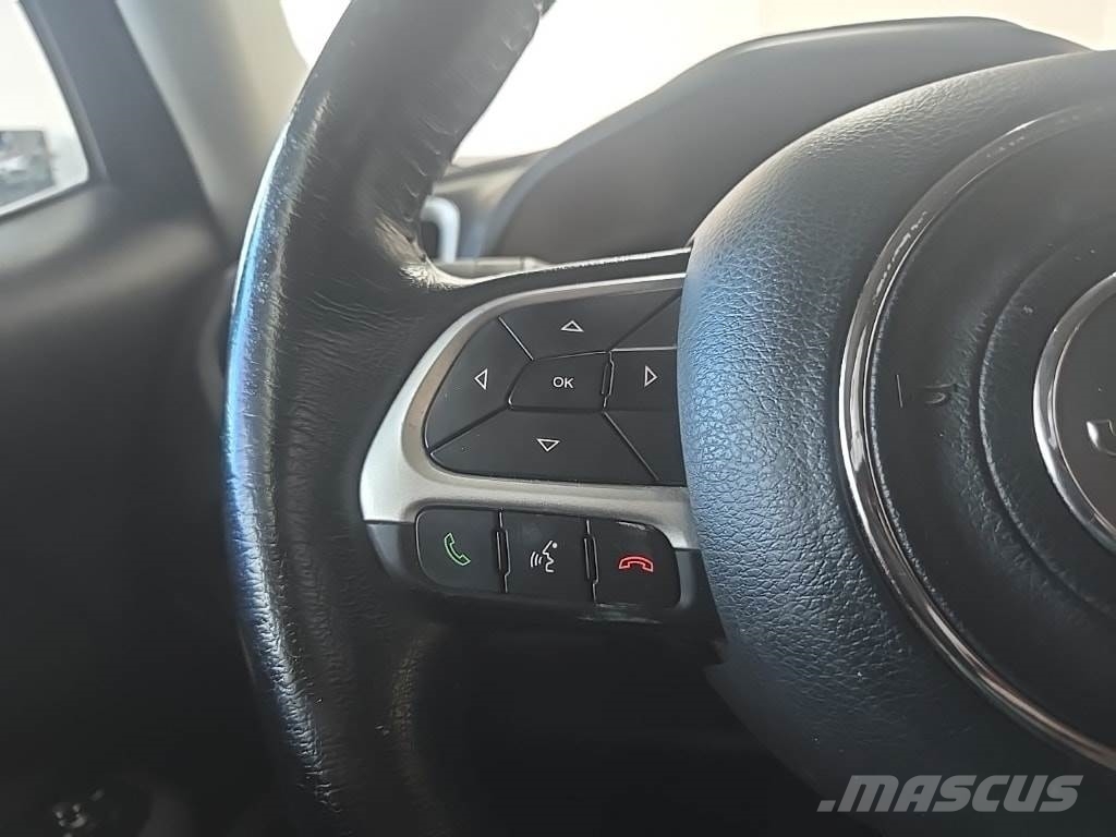 Jeep Renegade Otomobiller