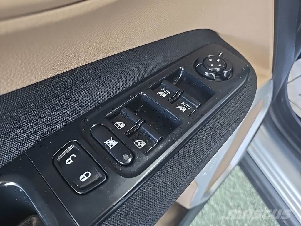 Jeep Renegade سيارات