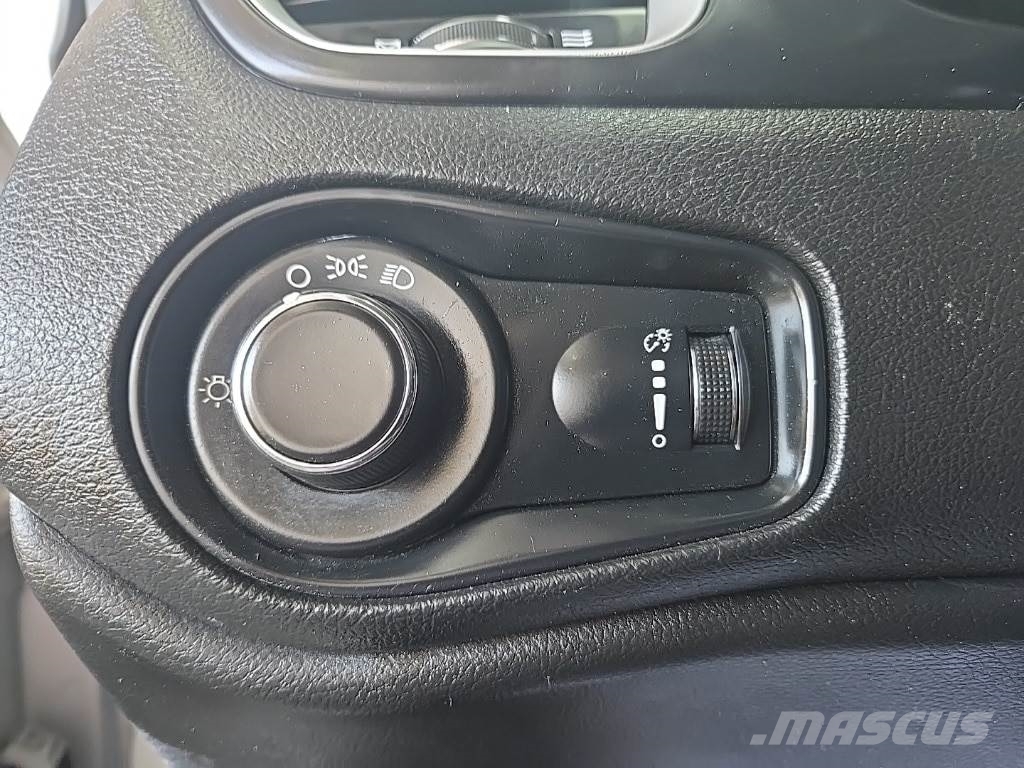 Jeep Renegade سيارات