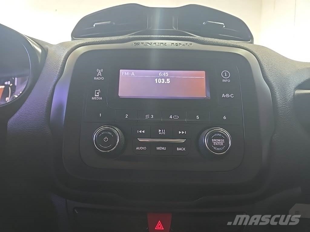 Jeep Renegade سيارات
