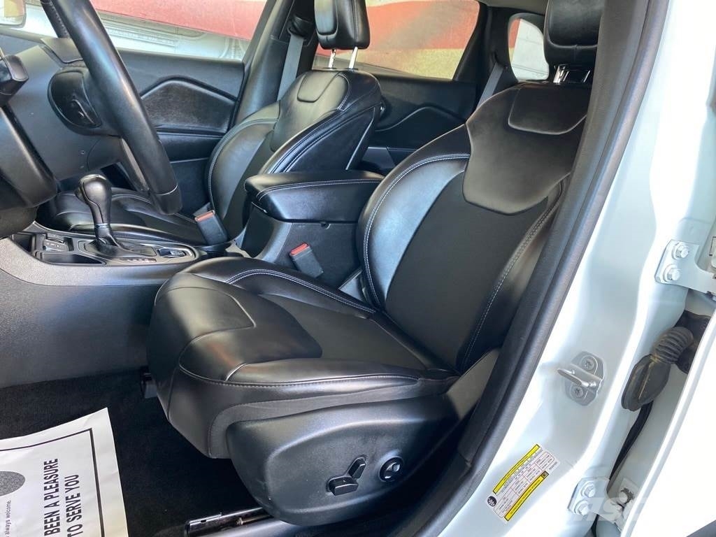 Jeep Cherokee Voiture