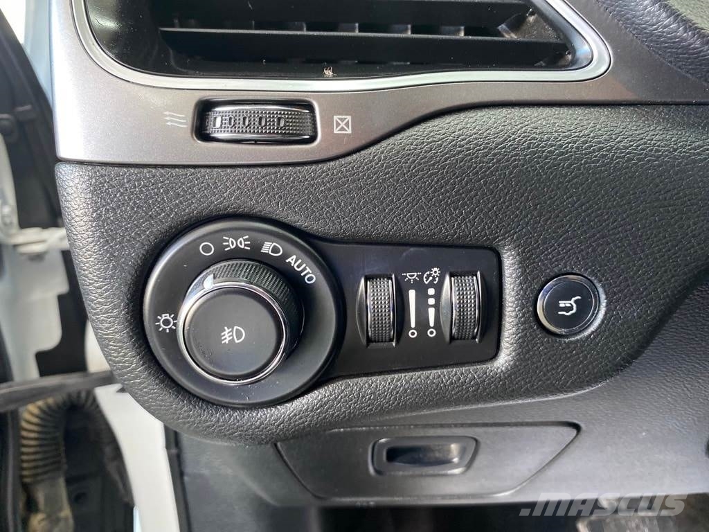 Jeep Cherokee Voiture