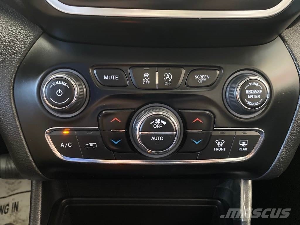 Jeep Cherokee Voiture