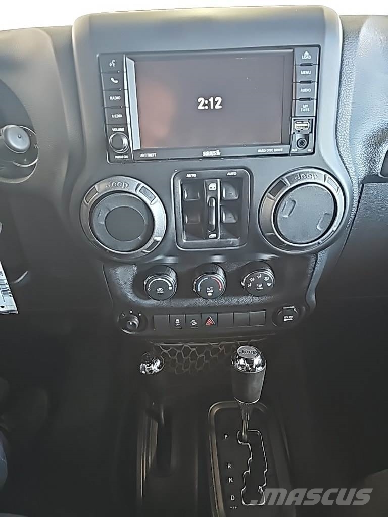 Jeep Wrangler JK Unlimited Otomobiller