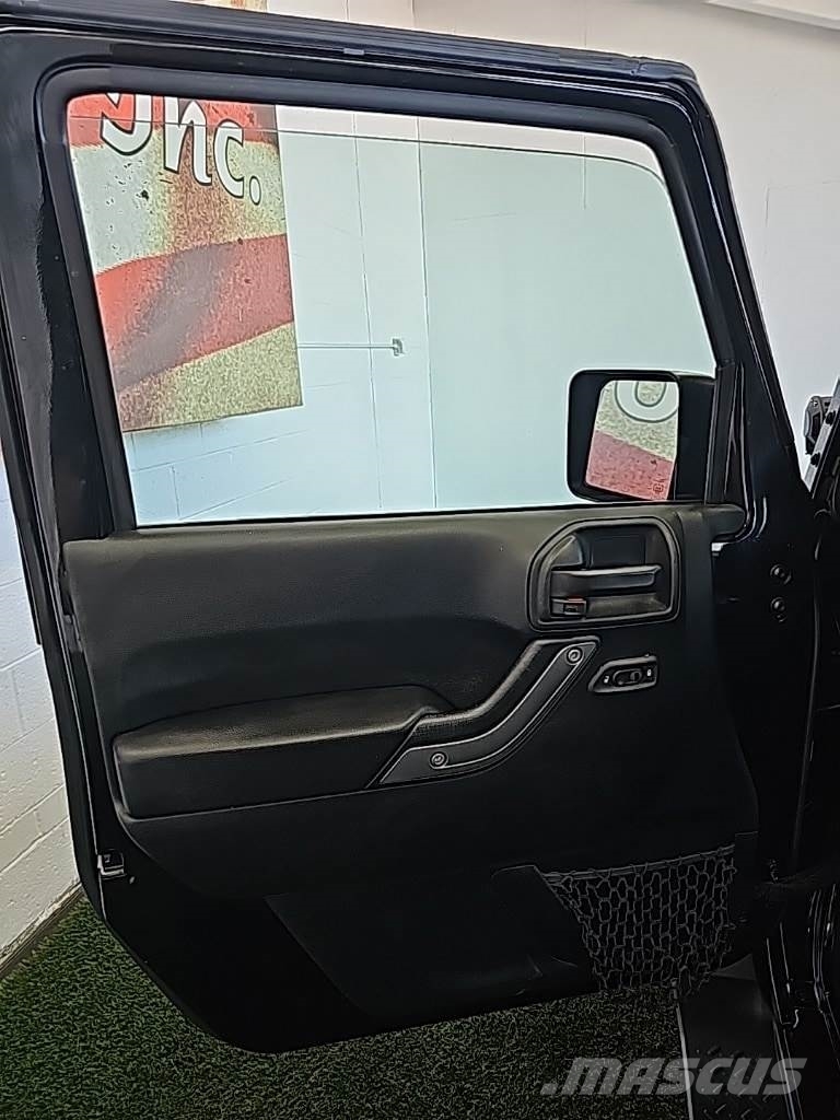 Jeep Wrangler JK Unlimited Otomobiller