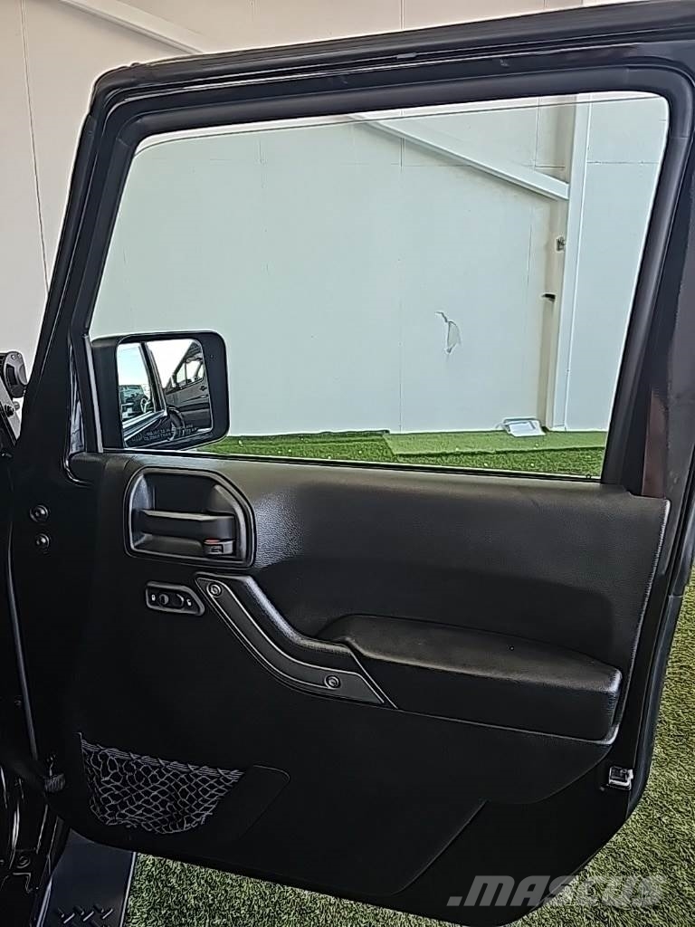 Jeep Wrangler JK Unlimited Otomobiller