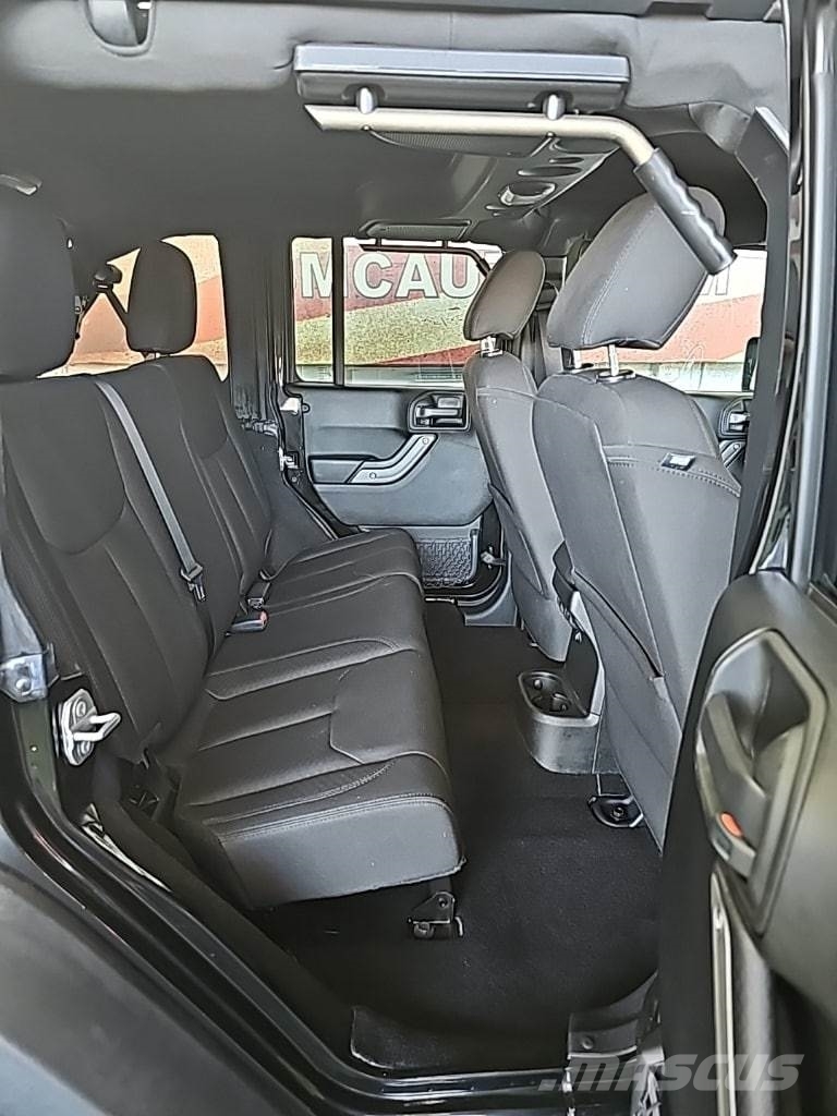 Jeep Wrangler JK Unlimited Otomobiller