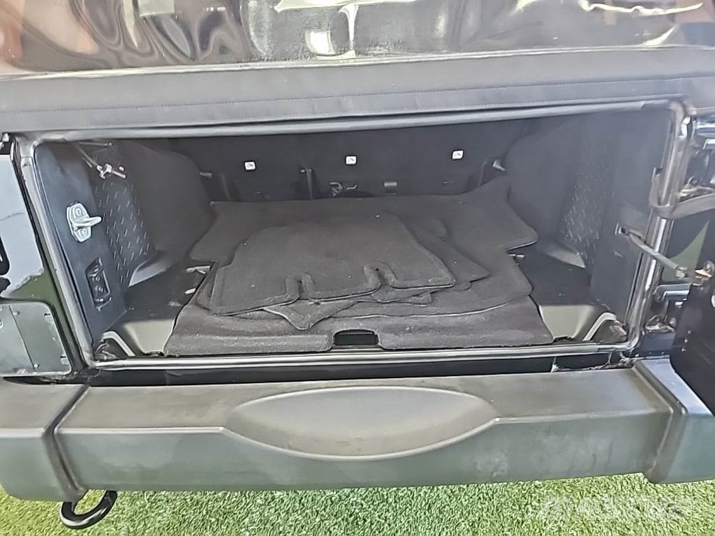 Jeep Wrangler JK Unlimited Otomobiller
