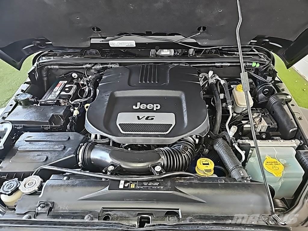 Jeep Wrangler JK Unlimited Otomobiller