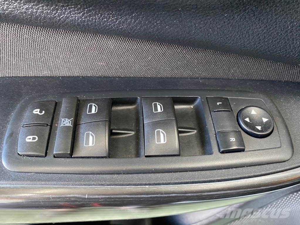 Jeep Cherokee Otomobiller