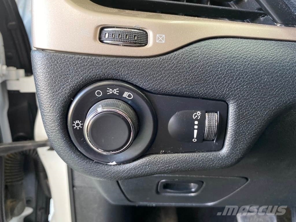 Jeep Cherokee Otomobiller