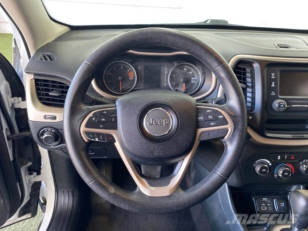 Jeep Cherokee Otomobiller