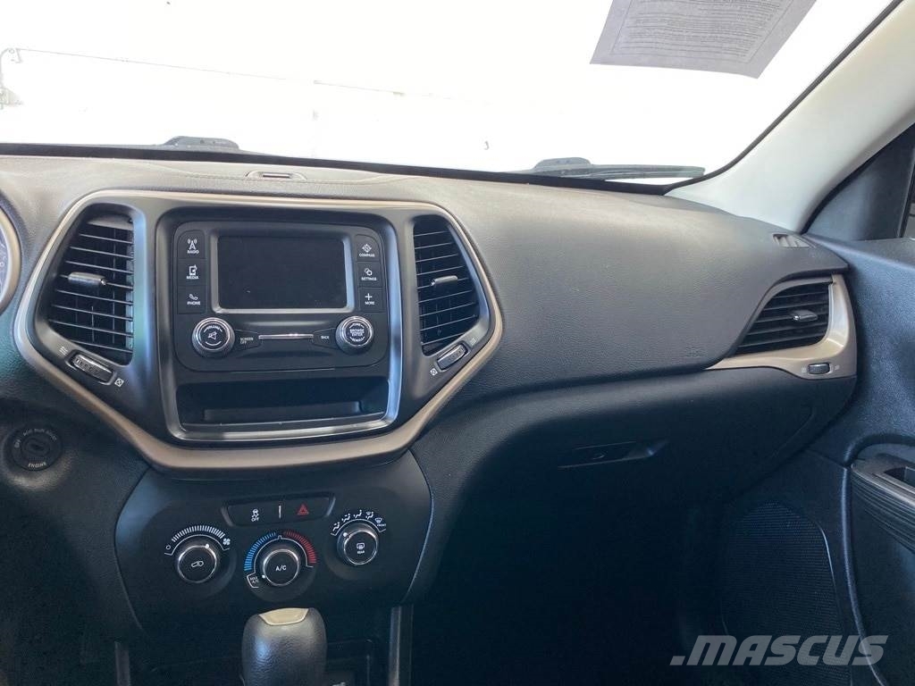 Jeep Cherokee Otomobiller