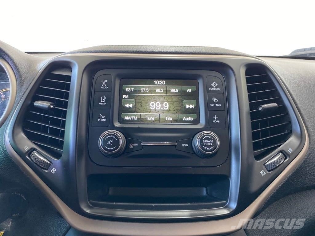 Jeep Cherokee Otomobiller