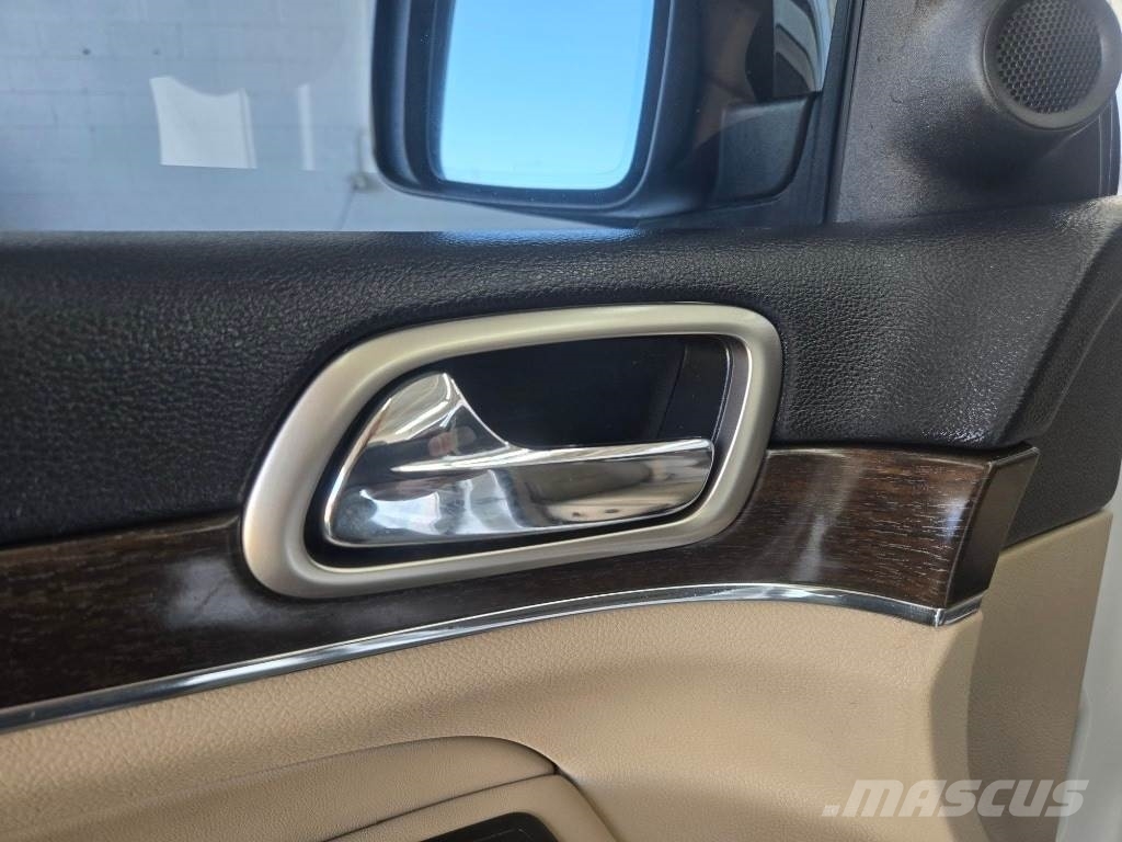 Jeep Grand Cherokee Otomobiller