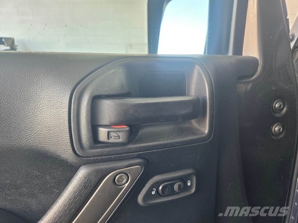 Jeep Wrangler JK Otomobiller