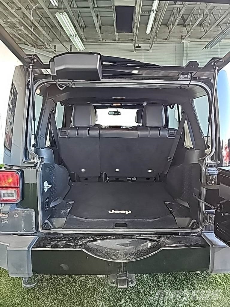 Jeep Wrangler Unlimited Otomobiller