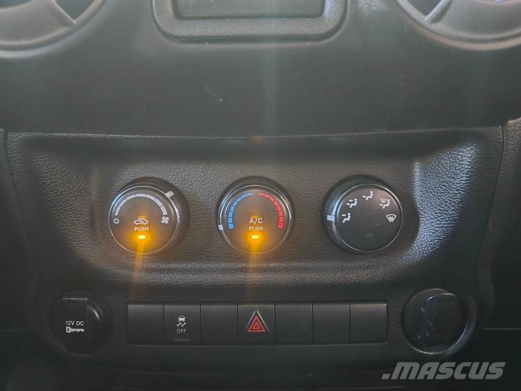 Jeep Wrangler Otomobiller