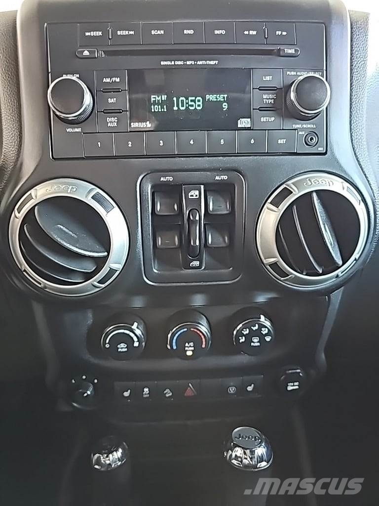 Jeep Wrangler JK Unlimited Otomobiller