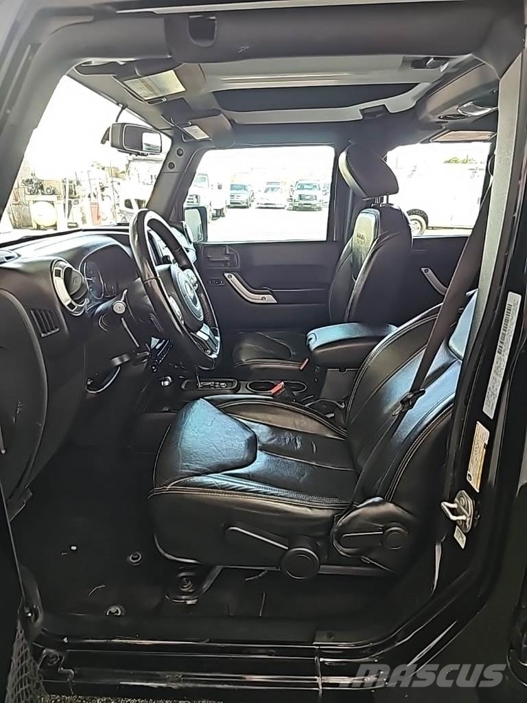 Jeep Wrangler JK Unlimited Otomobiller