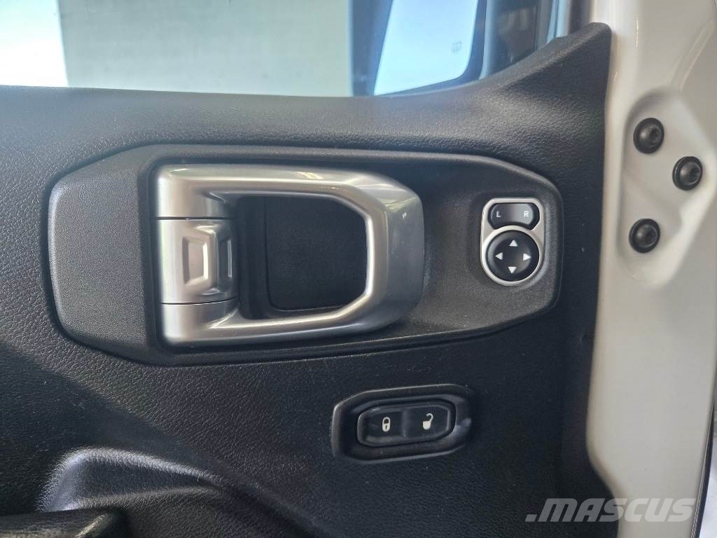 Jeep Wrangler Otomobiller