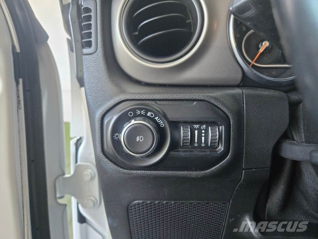 Jeep Wrangler Otomobiller