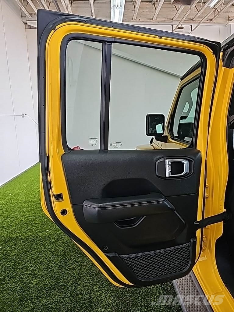 Jeep Wrangler Otomobiller