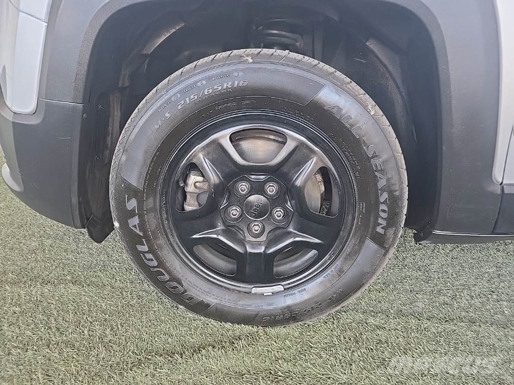 Jeep Renegade سيارات