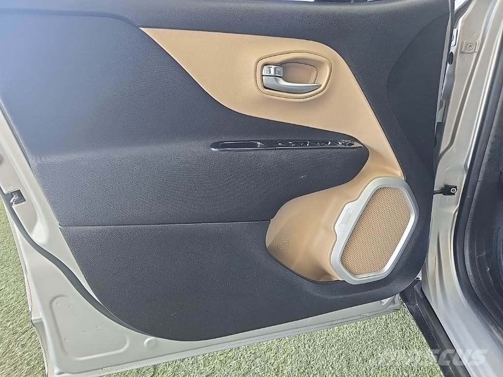 Jeep Renegade سيارات