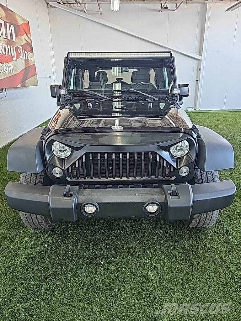 Jeep Wrangler JK Unlimited Otomobiller