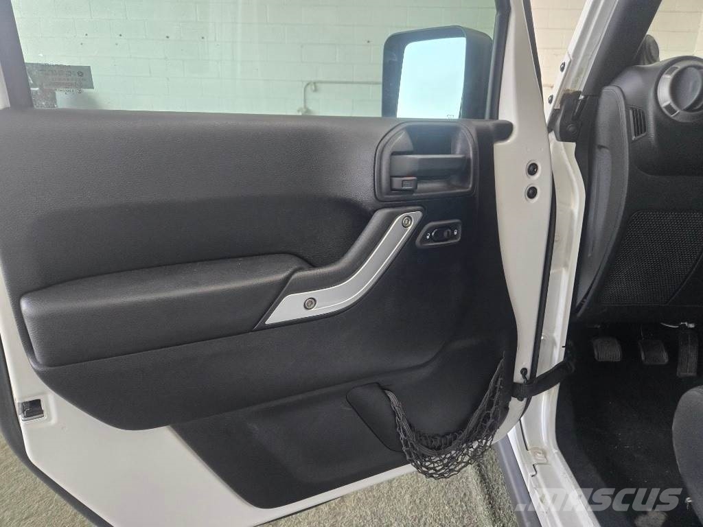 Jeep Wrangler Unlimited Otomobiller