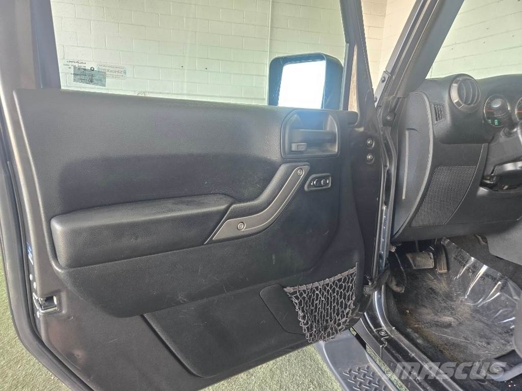 Jeep Wrangler JK Otomobiller