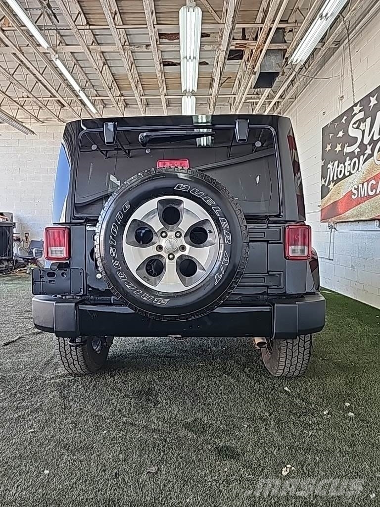 Jeep Wrangler JK Unlimited Otomobiller