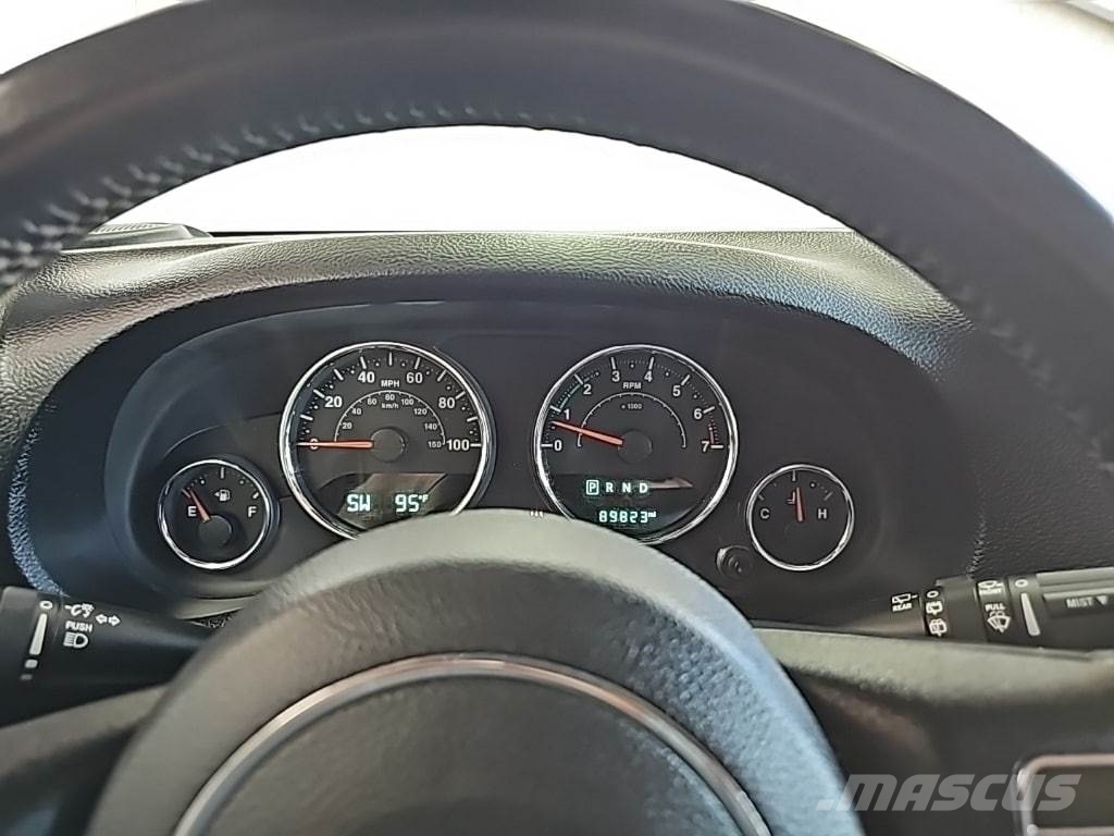 Jeep Wrangler JK Unlimited Otomobiller