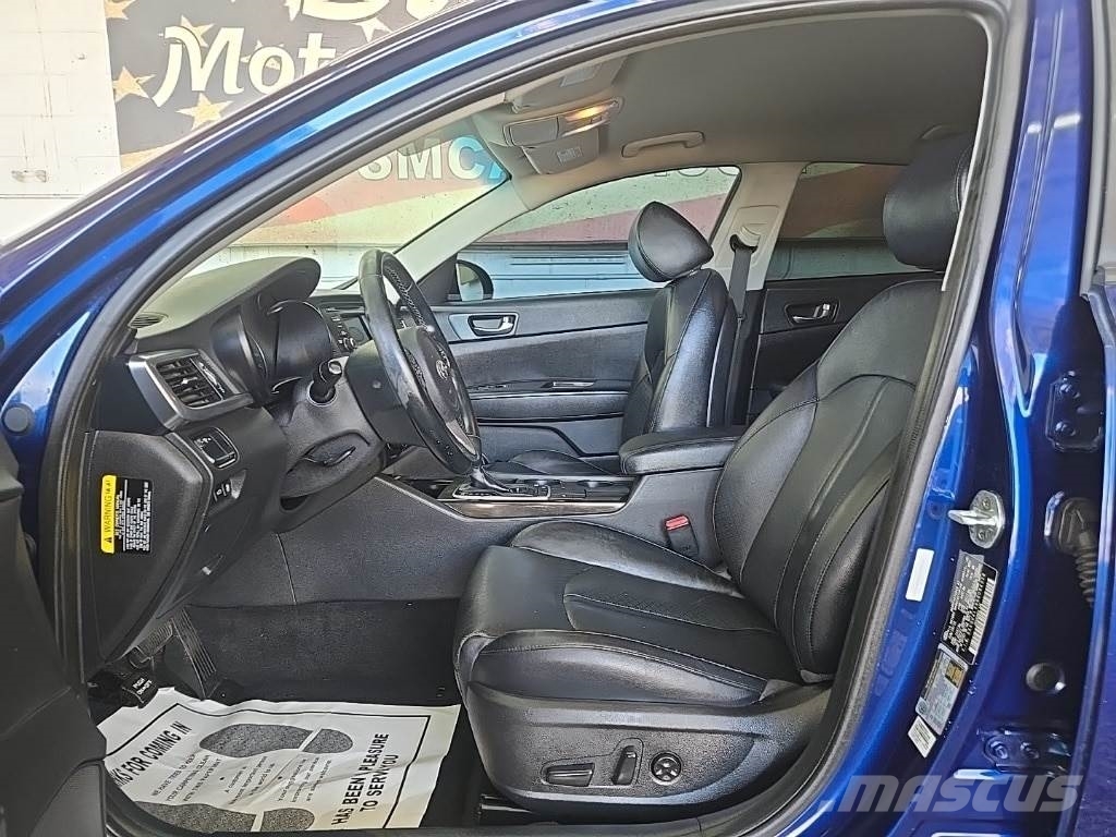 Kia Optima PKWs