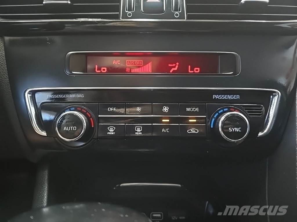 Kia Optima PKWs
