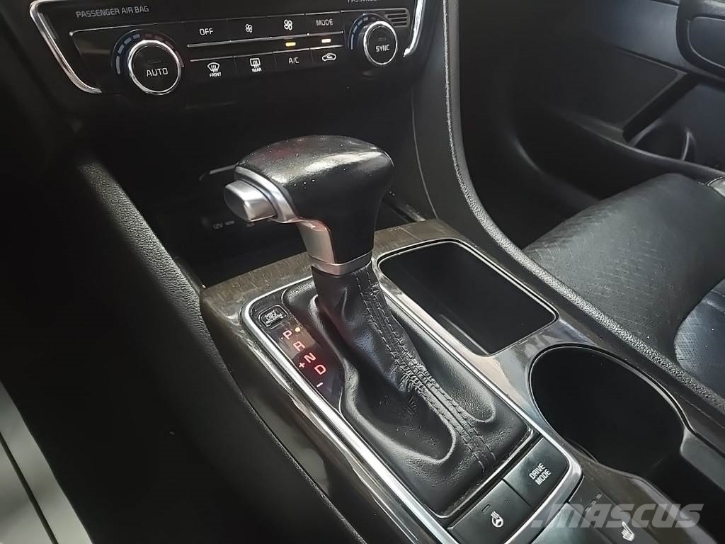 Kia Optima PKWs