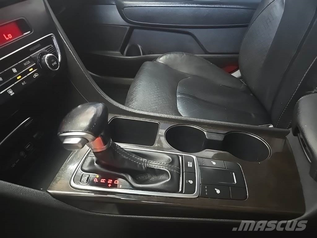 Kia Optima PKWs