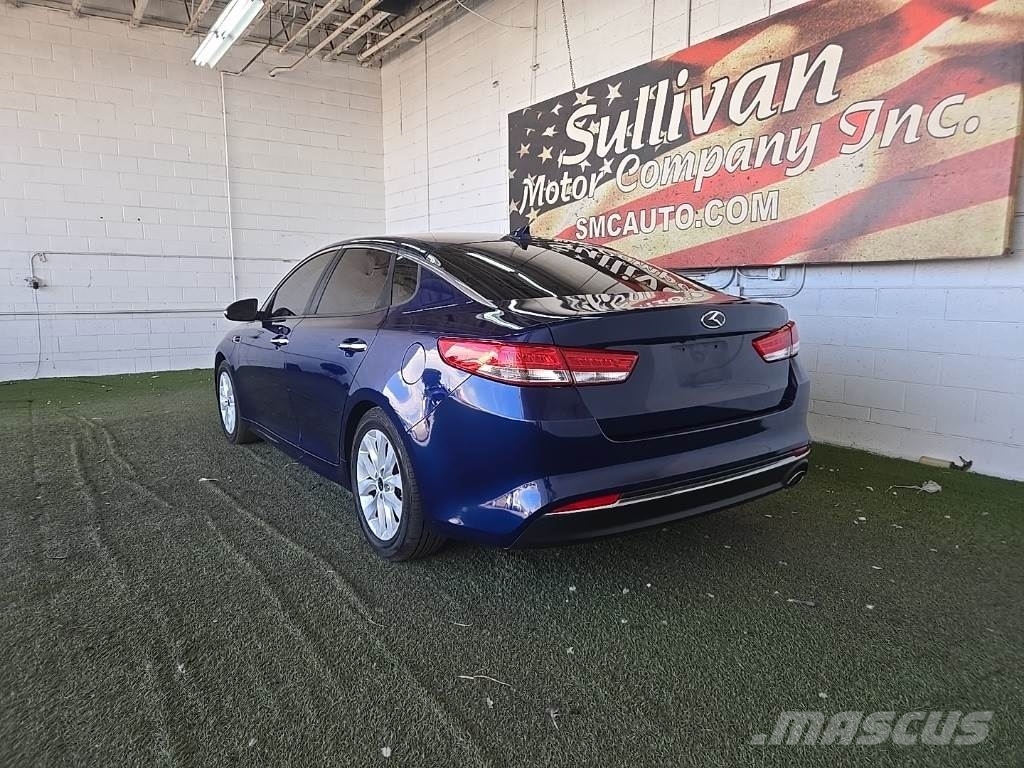 Kia Optima PKWs