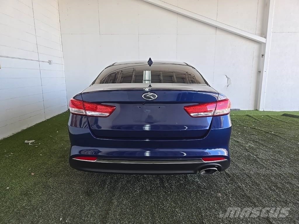 Kia Optima PKWs