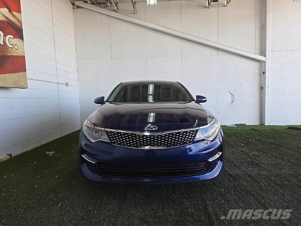 Kia Optima PKWs