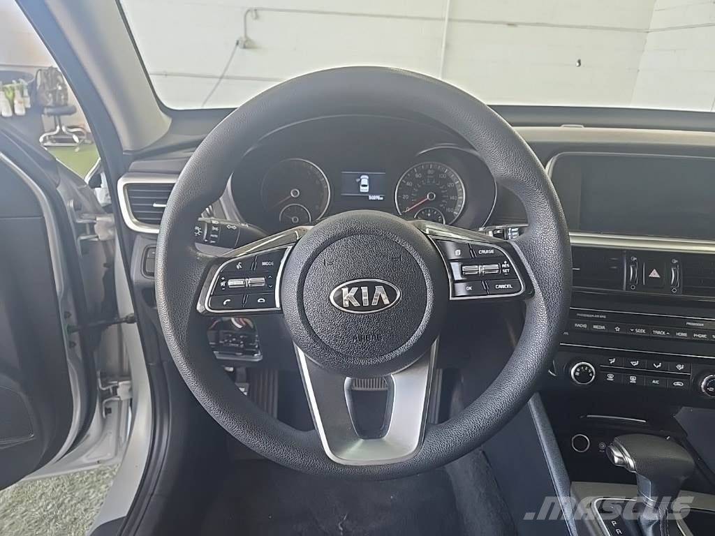 Kia Optima PKWs