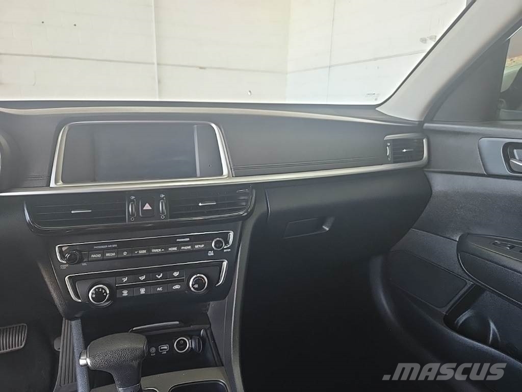 Kia Optima PKWs