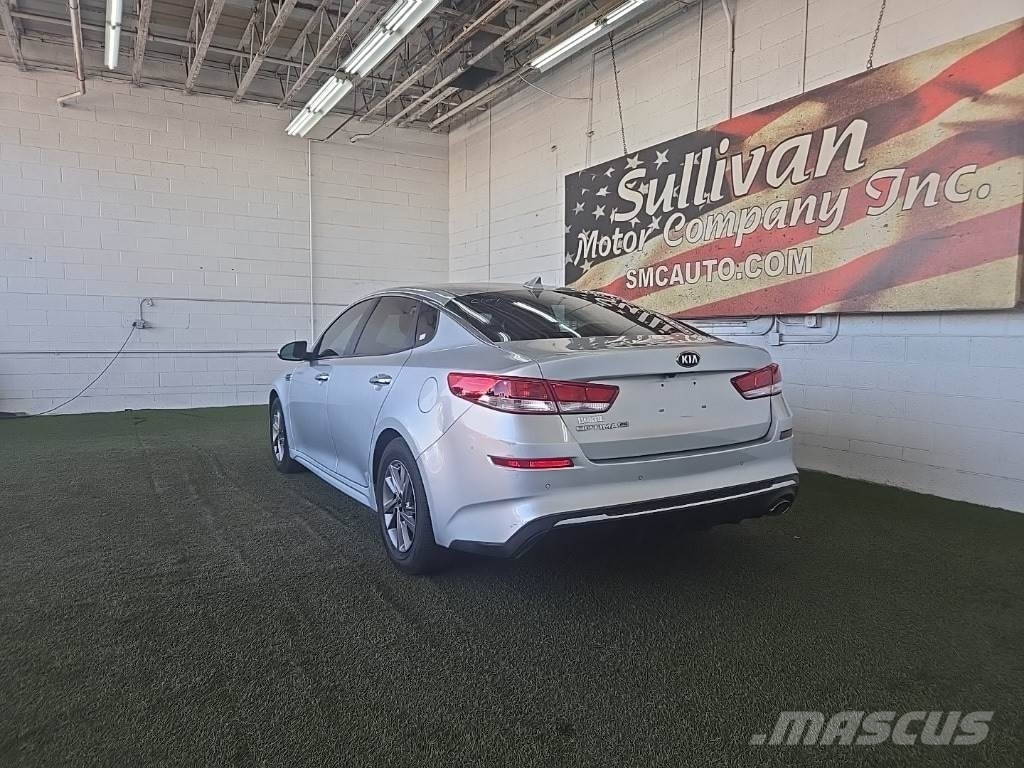 Kia Optima PKWs
