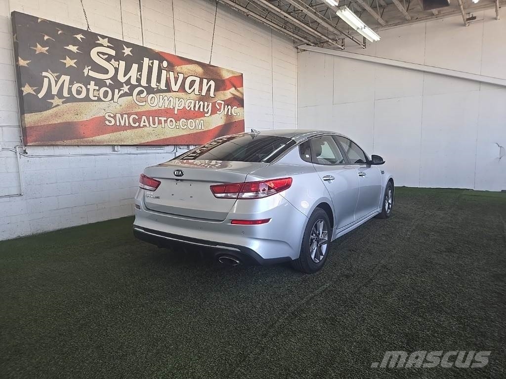 Kia Optima PKWs