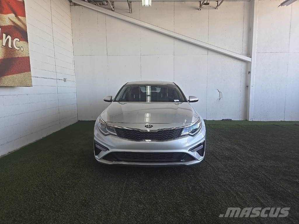 Kia Optima PKWs