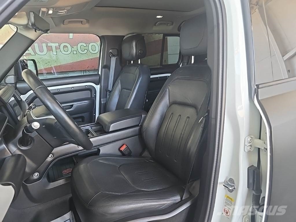 Land Rover Defender Avtomobili