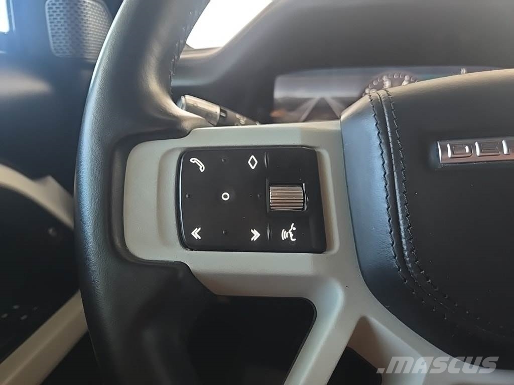 Land Rover Defender Avtomobili