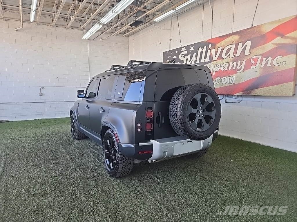 Land Rover Defender Avtomobili